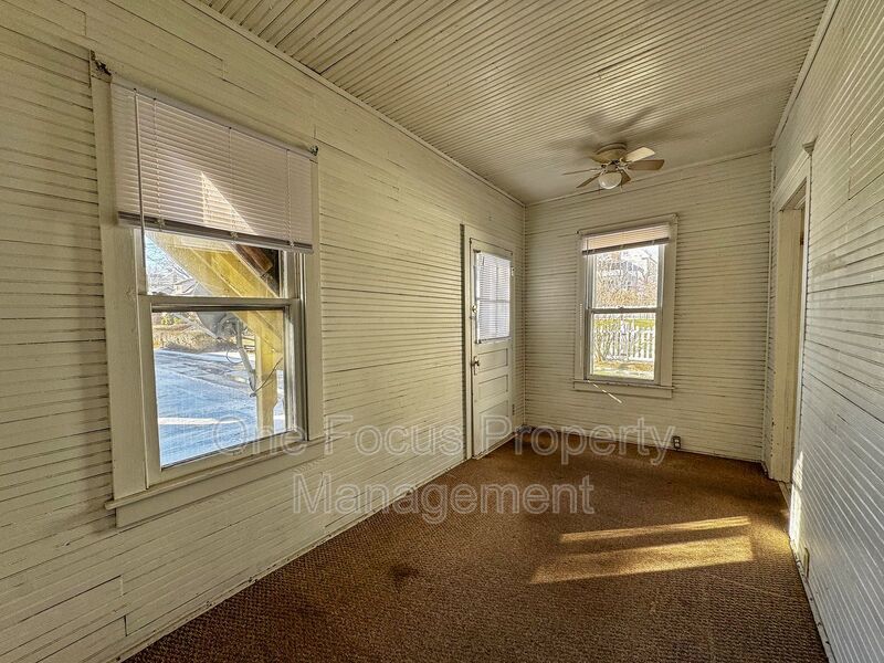 Spacious Efficiency! I pet under 30 lbs. welcome! property image