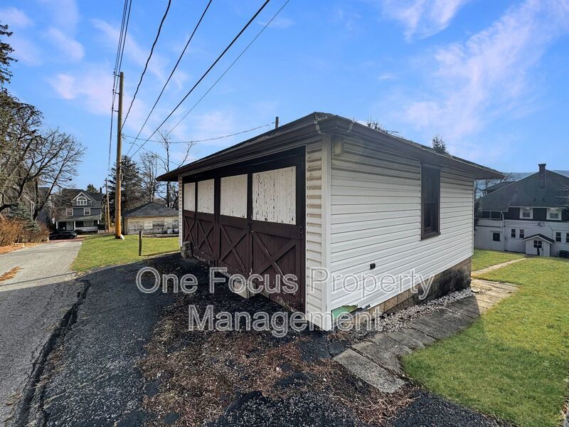 $200 off your first month's rent when approved! - 2 Pets Under 40# Welcome! property image