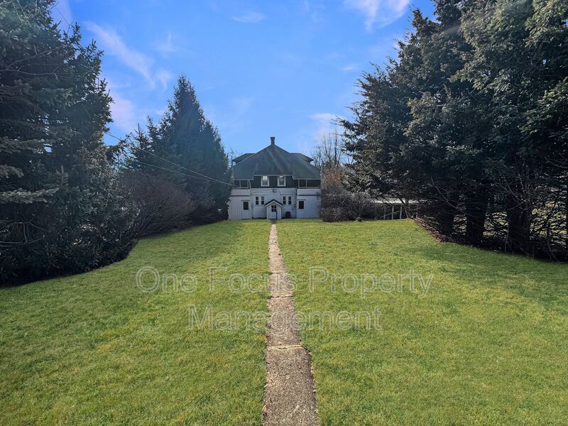 $200 off your first month's rent when approved! - 2 Pets Under 40# Welcome! property image