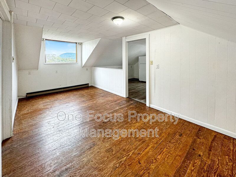 Cozy 1BR/1BA - 1 cat or dog under 40# welcome! property image