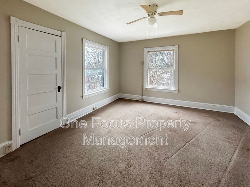 Cozy 3BR/1BA Duplex home - Up to 2 pets welcome. No Weight Limit! property image