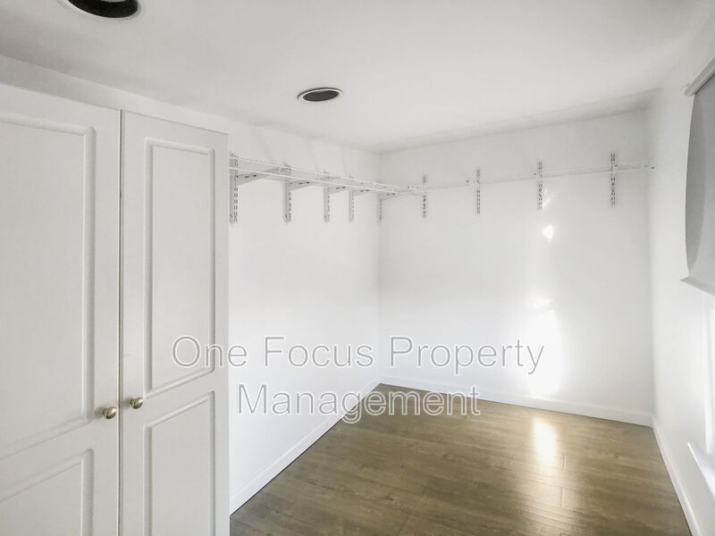 Lovely 3BR/1BA Single Family Home - Up to 2 dogs no weight limit welcome! property image