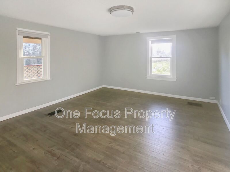 Lovely 3BR/1BA Single Family Home - Up to 2 dogs no weight limit welcome! property image