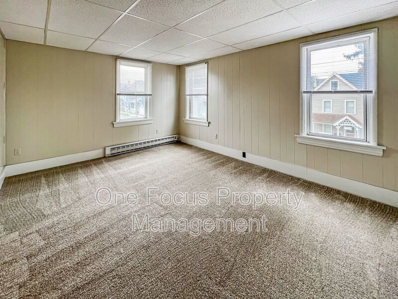 Cozy 1BR - 1 Pet Welcome Under 20# property image