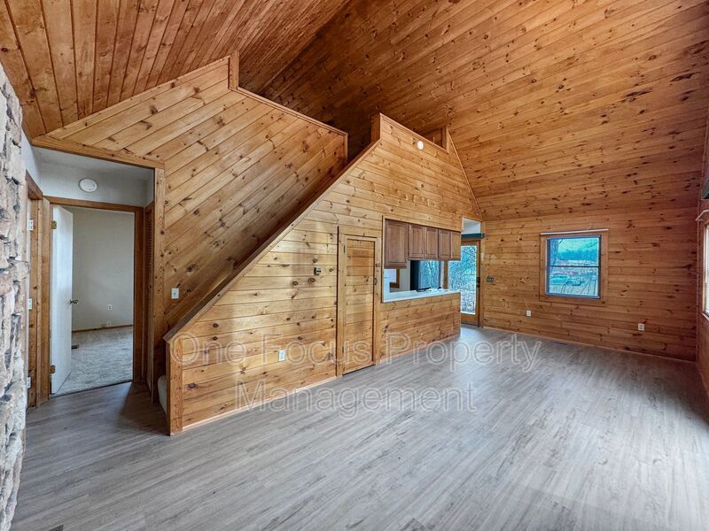 Cozy 2BR/1BA Single Family Home - Pet Friendly! property image