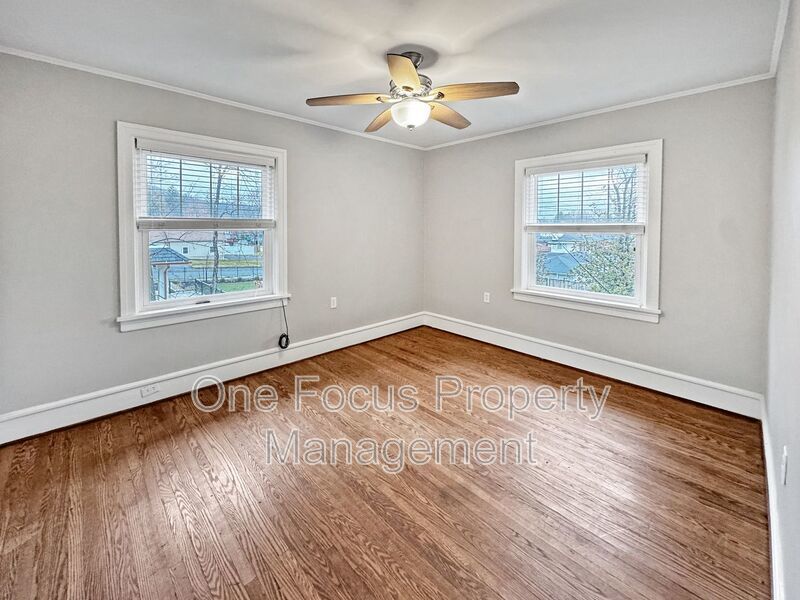 Stunning 2BR/1BA Close to the UPMC Campus! property image