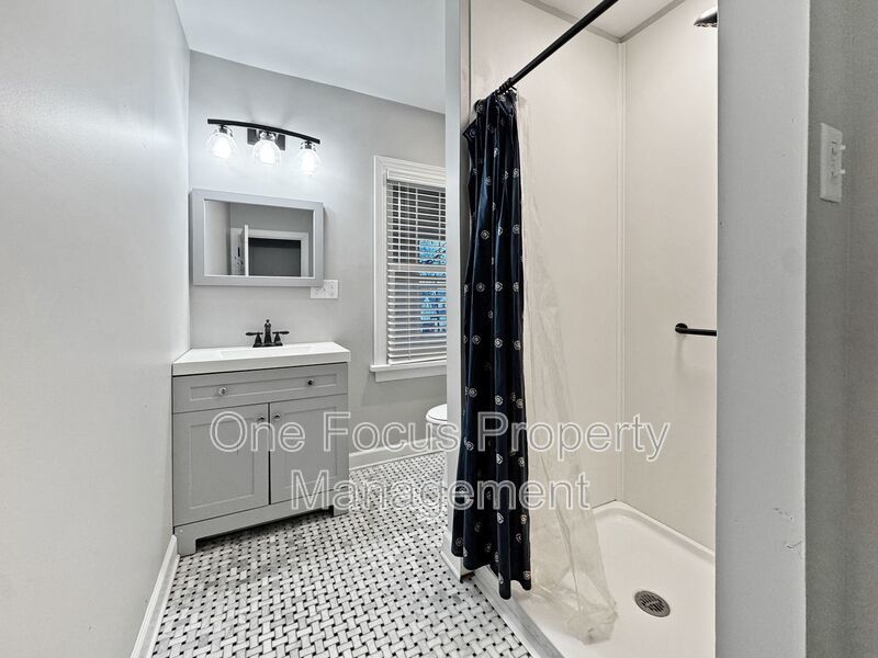 Stunning 2BR/1BA Close to the UPMC Campus! property image