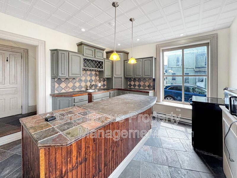 Regal and Spacious 1BR/1BA - 2 Cats Welcome! property image