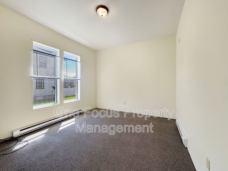 Cozy 1br/1ba - First Floor! property image