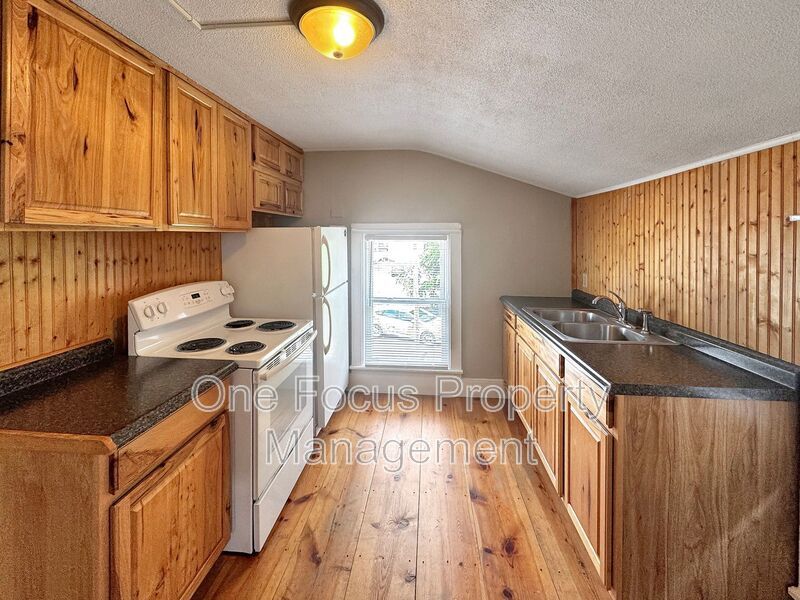Cozy and Updated Studio! - One Pet Under 25# Welcome! property image