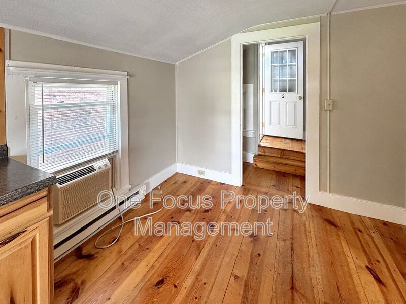Cozy and Updated Studio! - One Pet Under 25# Welcome! property image