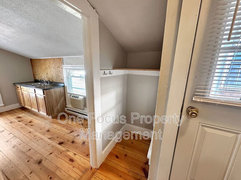 Cozy and Updated Studio! - One Pet Under 25# Welcome! property image