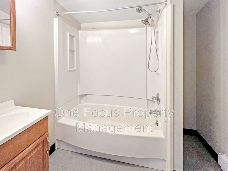 Cozy and Bright Second Floor 2BR/1BA property image