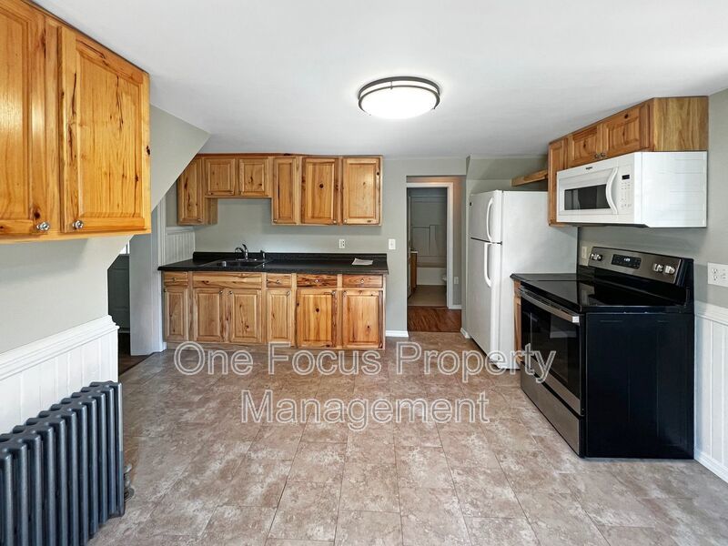 Cozy 4BR/1.5BA - 2 Pets Under 45# Each Welcome! property image