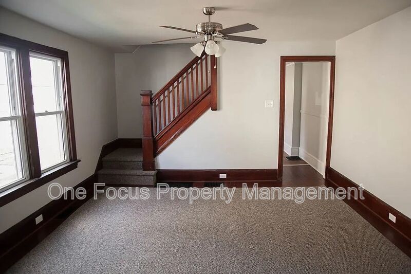 Cute and Cozy 2BR/1BA - up to one pet under 40# welcome! property image