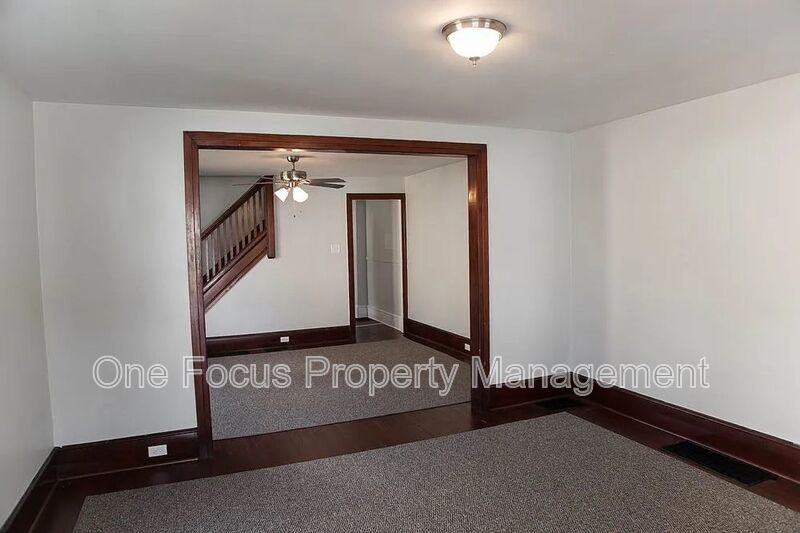 Cute and Cozy 2BR/1BA - up to one pet under 40# welcome! property image