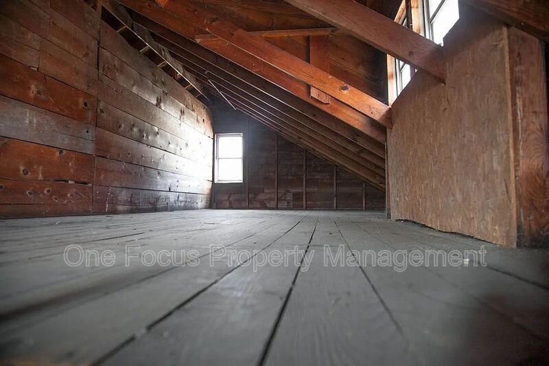 Cute and Cozy 2BR/1BA - up to one pet under 40# welcome! property image