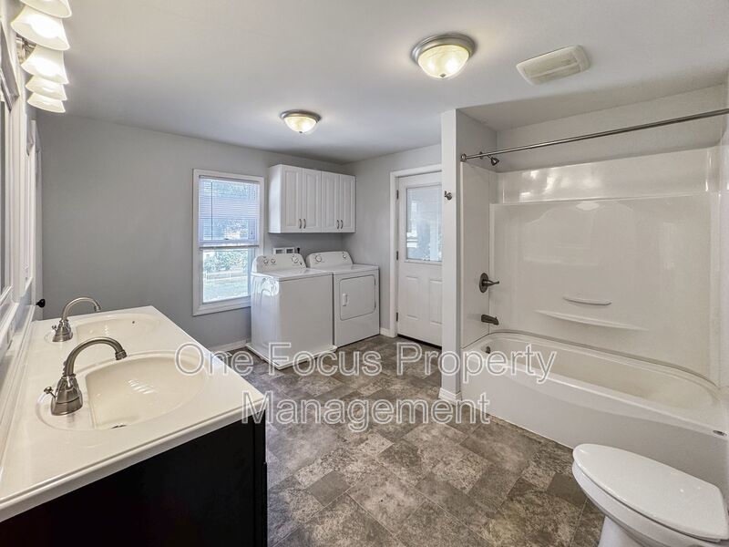 2BR/1BA - Get $150 off the first months rent when approved!!!! property image