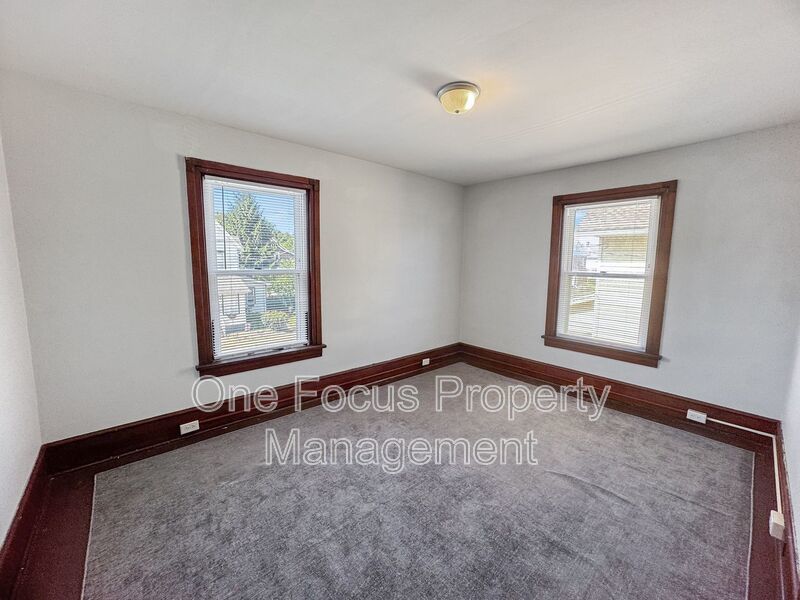 2BR/1BA - Get $150 off the first months rent when approved!!!! property image