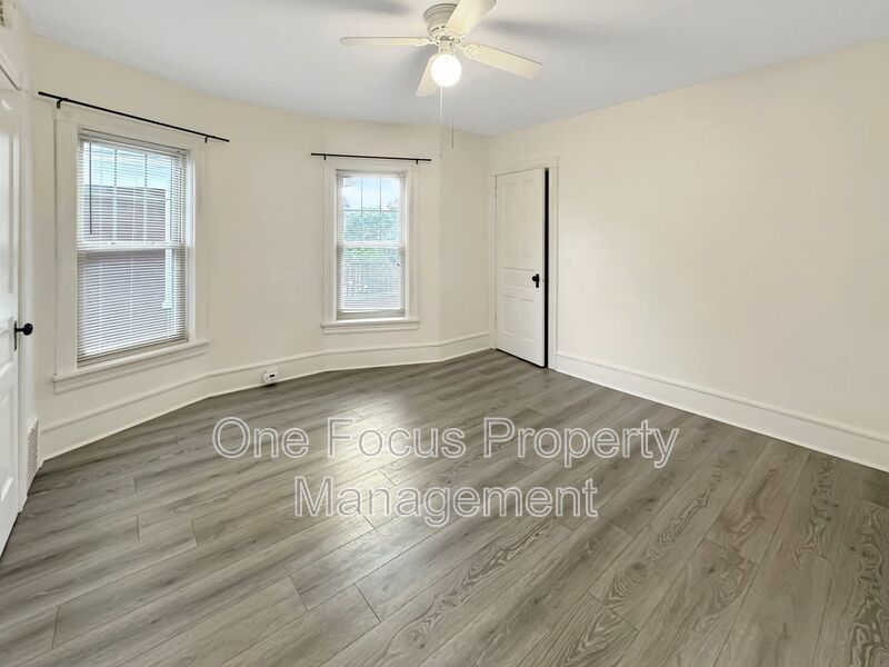 Available 9.15! - 2BR/1BA - ALL UTILITIES INCLUDED! property image