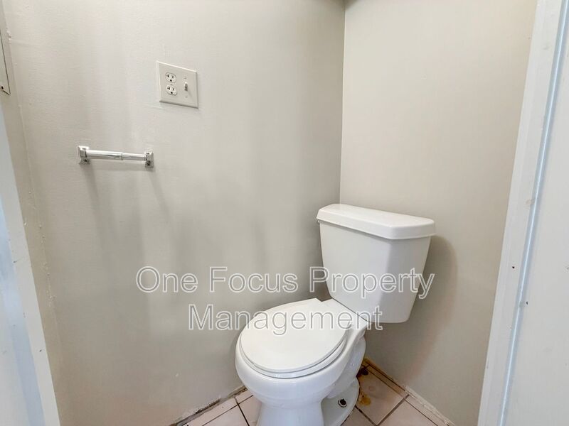 3BR/1.5BA Duplex home - Pet Friendly! property image