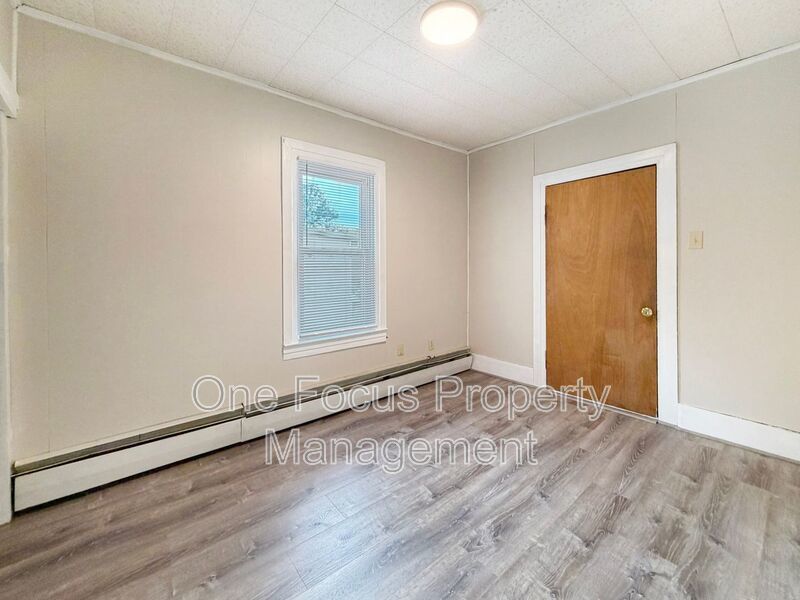 3BR/1.5BA Duplex home - Pet Friendly! property image