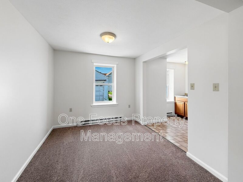 First Floor 2BR/1BA - 1 pet welcome! property image
