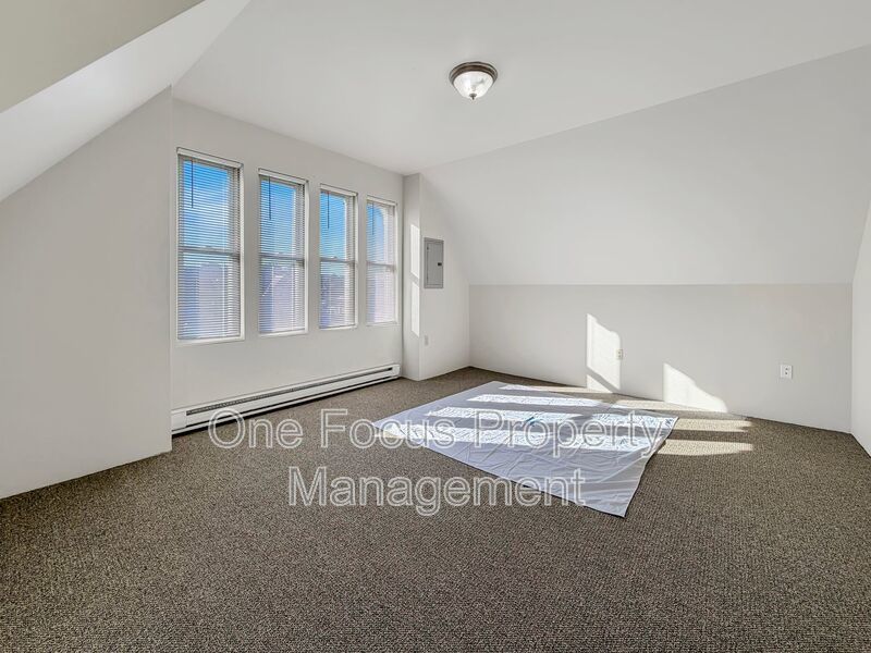 Fourth Floor 2BR/1BA - Residents only pay electricity! property image